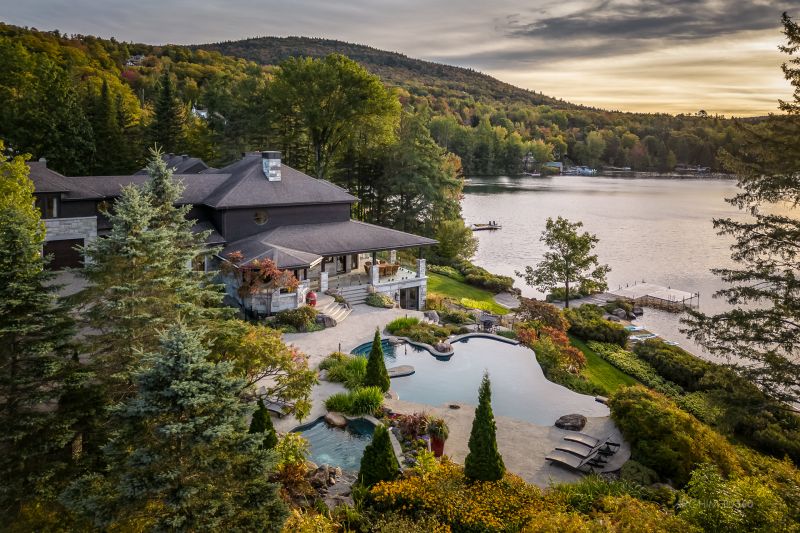 367 Ch du TourduLac, LacBeauport