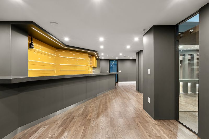 4577 Capilano Road, North Vancouver, BC, Canada, North Vancouver, BC
