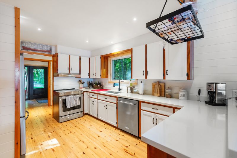 1214 Purdy Road, Windermere, ON