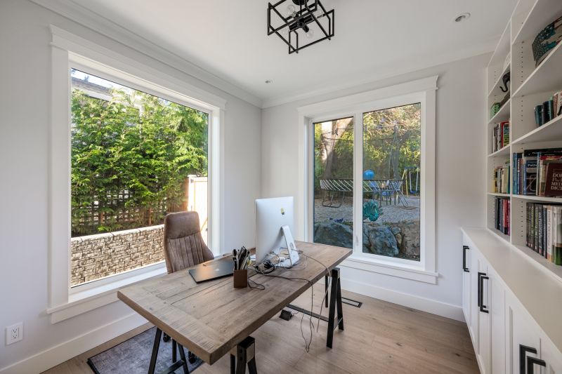 3880 Cadboro Bay Rd, Victoria, BC