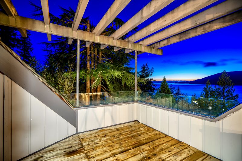 6225 St Georges Pl, West Vancouver, BC