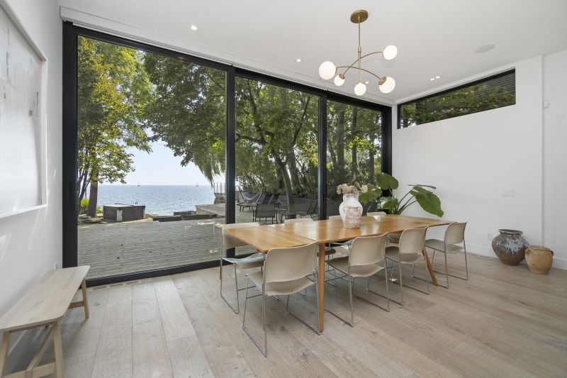 1 Lake Shore Drive, Toronto, ON