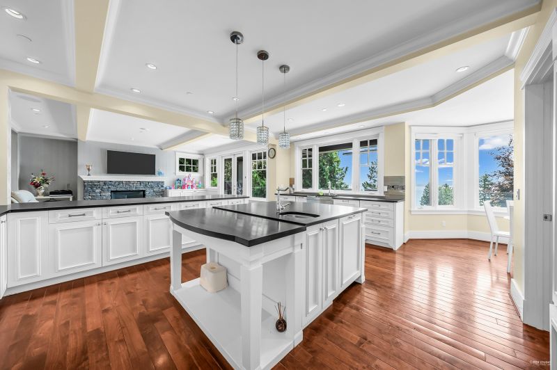 4668 Clovelly Walk, West Vancouver, BC