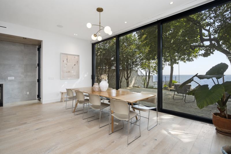 1 Lake Shore Drive, Toronto, ON