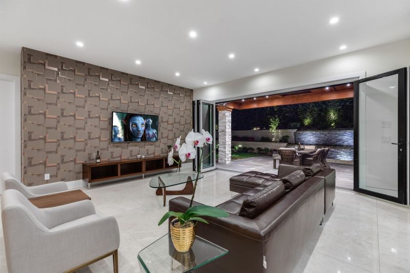 960 Beaumont Drive, North Vancouver, BC