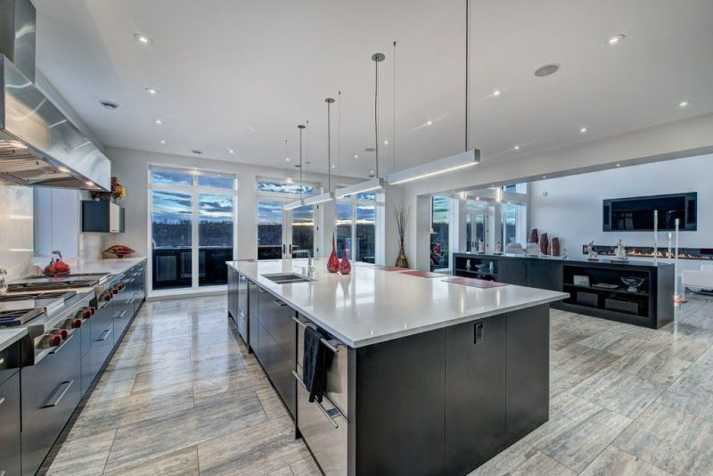 980 101 Street, Calgary, AB