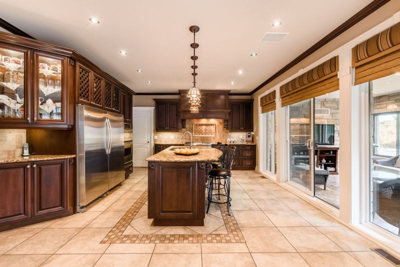 703 Rue des Chataigniers, Boucherville, QC