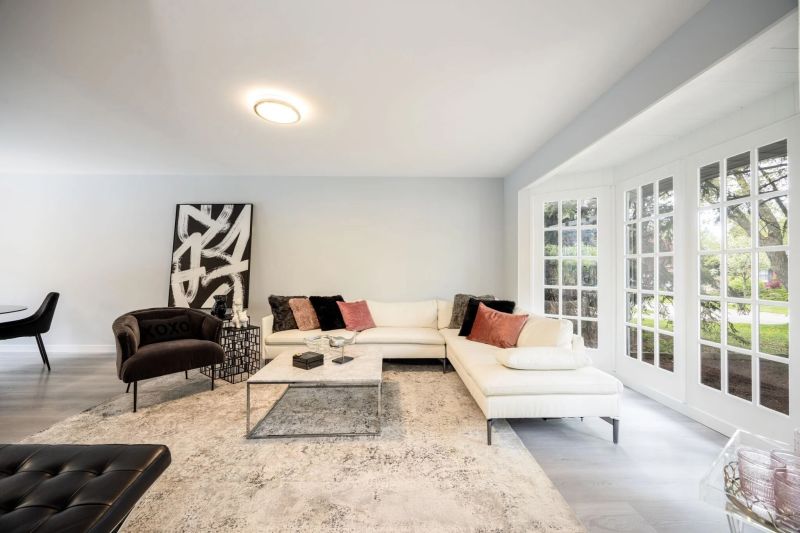 198 Romfield Circuit, Thornhill, ON