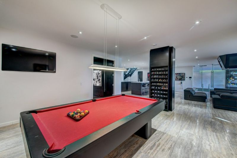 980 101 Street Southwest, Calgary, AB
