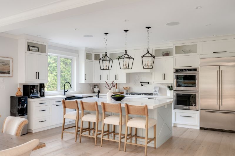 3880 Cadboro Bay Rd, Victoria, BC
