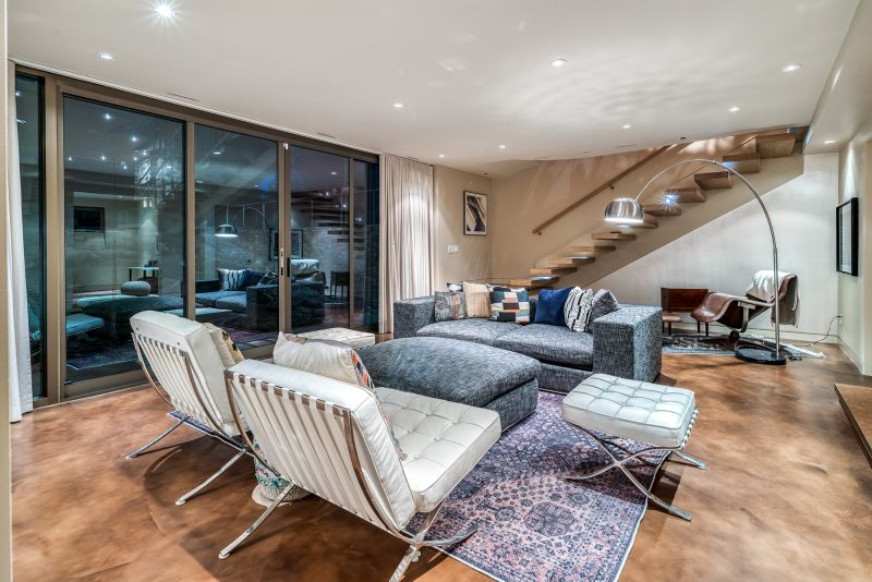 145 38A Avenue Southwest, Calgary, AB