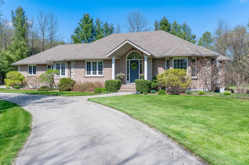 5805 Eighth Line East, Ariss