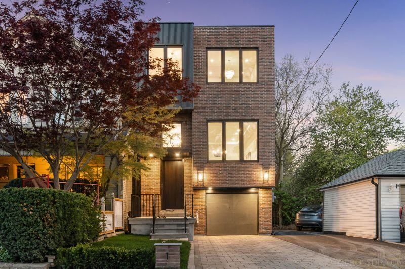 1 Graham Gardens, York, Toronto, ON, Canada, Toronto, ON