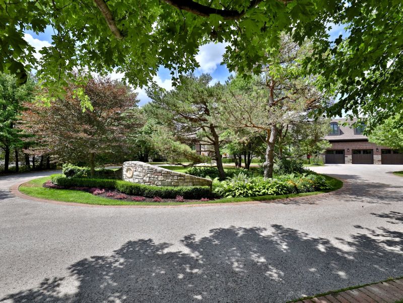 8 Sugarbush Lane, Uxbridge, ON
