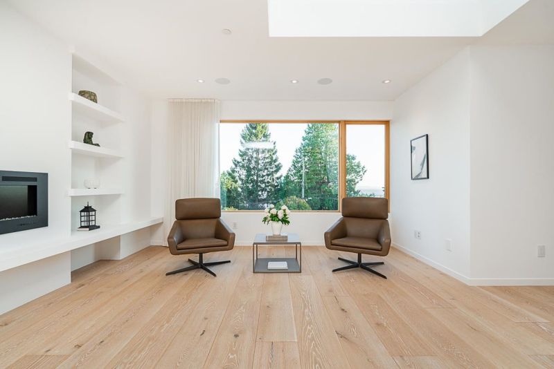 15493 Royal Avenue, White Rock, BC
