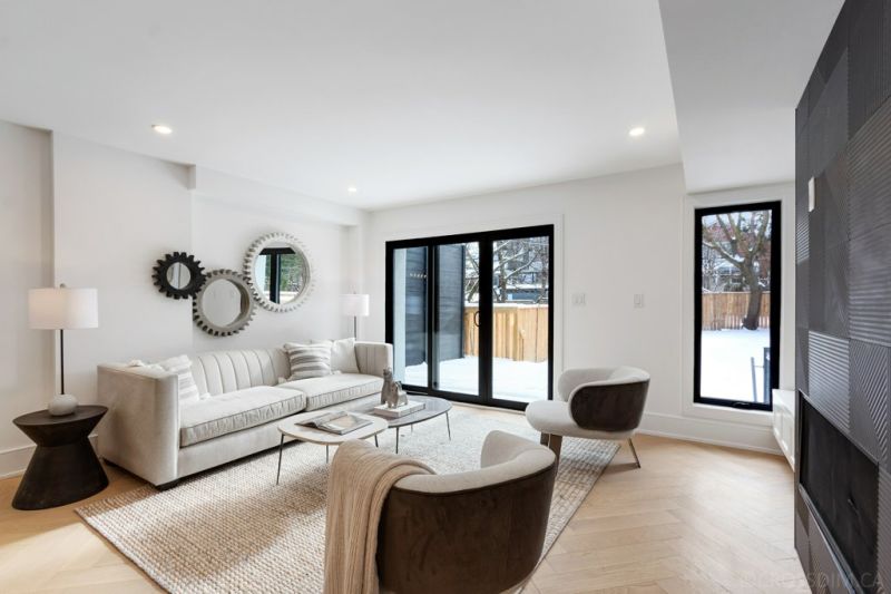 141 Craighurst Avenue, Toronto, ON