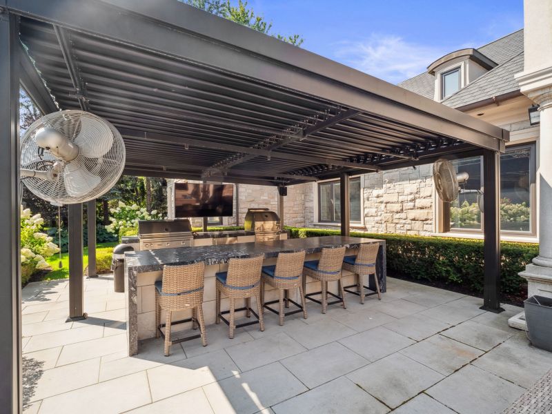 284 Pine Valley Crescent, Woodbridge, ON