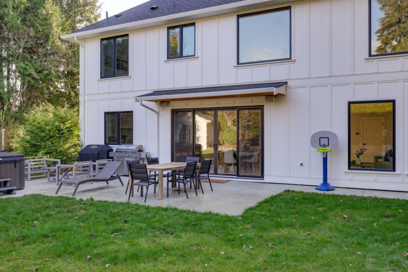 3880 Cadboro Bay Rd, Victoria, BC