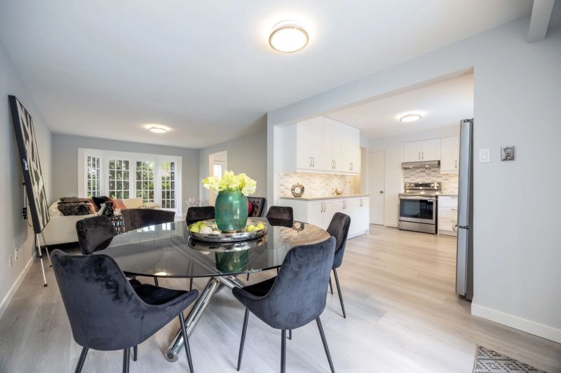 198 Romfield Circuit, Thornhill, ON