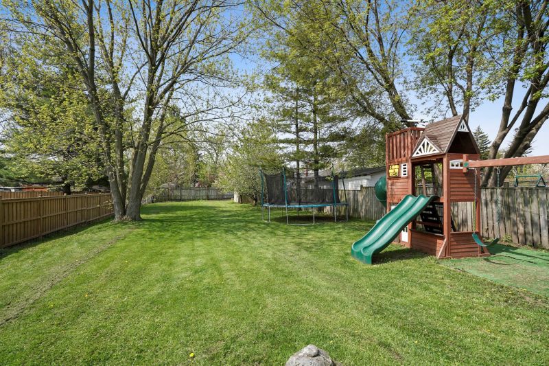 1414 Cawthra Road, Mississauga, ON