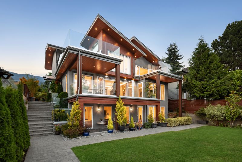 2449 Kings Avenue, West Vancouver, BC