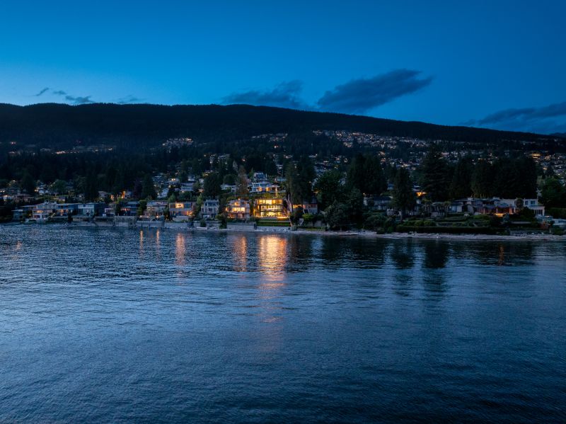 2612 Bellevue Avenue, West Vancouver, BC