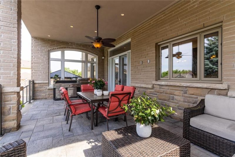 219 Kirkwood Drive, Dundas, ON