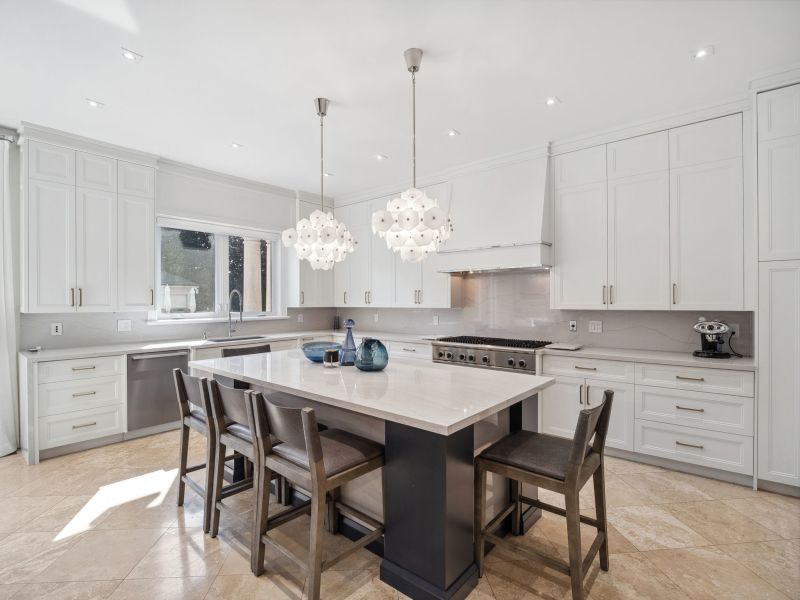 284 Pine Valley Crescent, Woodbridge, ON
