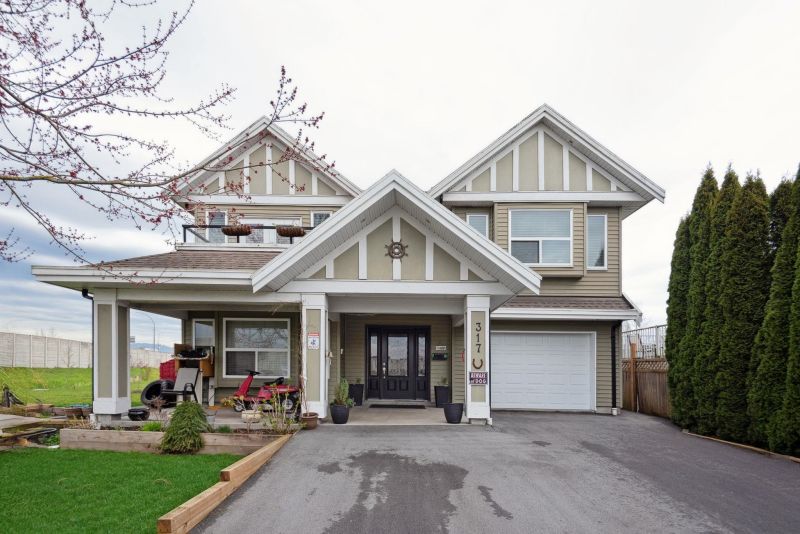 317 Jardine Street, New Westminster, BC