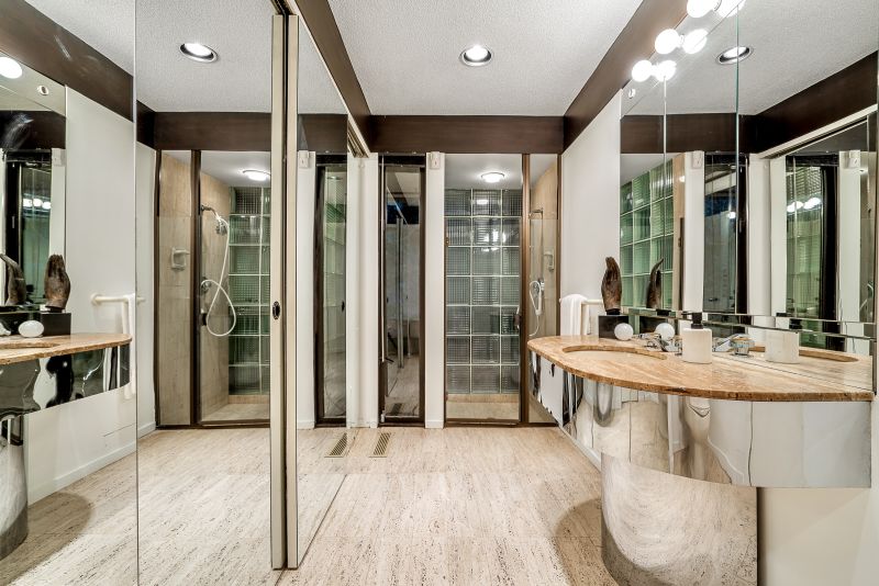 6225 St Georges Pl, West Vancouver, BC