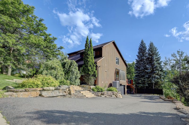 147 Rue Montcalm, Bromont, QC, Canada, Bromont, QC