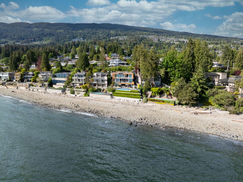 2612 Bellevue Avenue, West Vancouver, BC