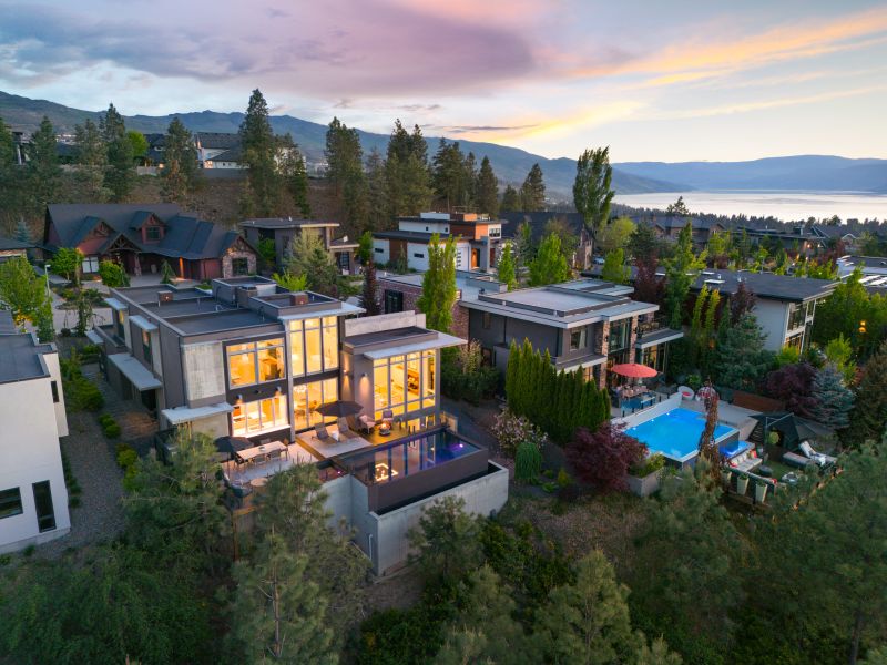 1076 Westpoint Drive, Kelowna, BC