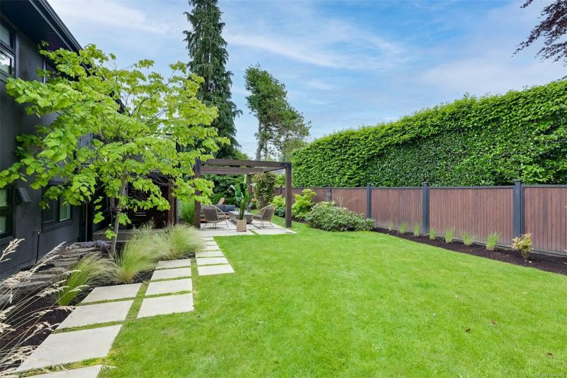 2091 Stonehewer Place, Victoria, BC