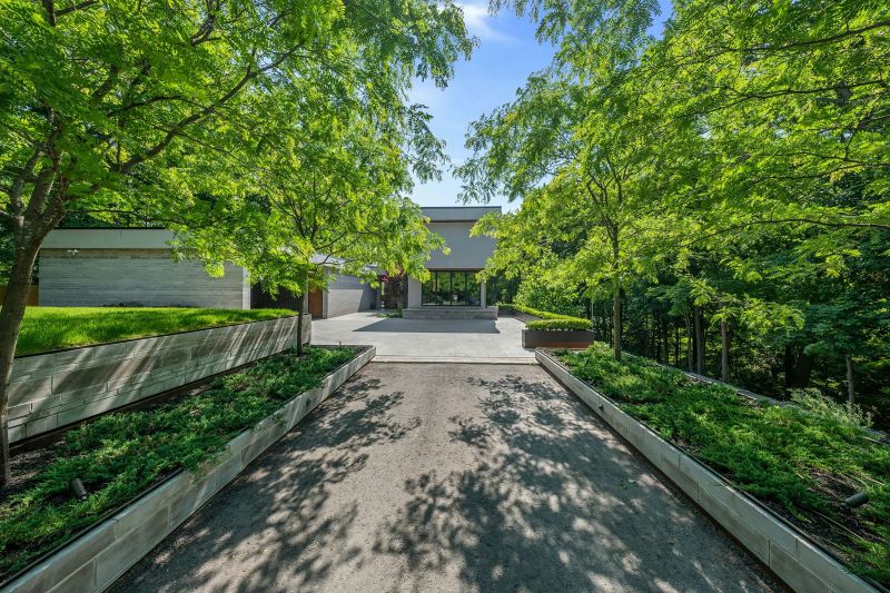 10320 Pine Valley Drive, Woodbridge, ON