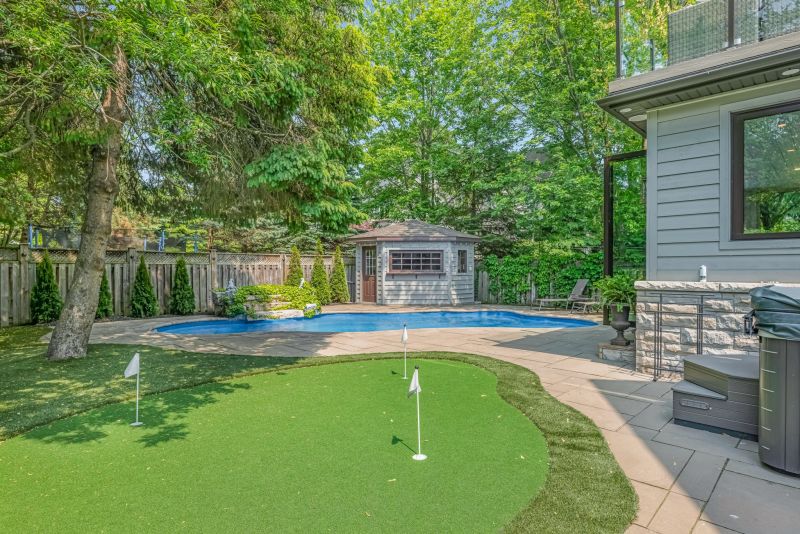 17 Wenonah Drive, Mississauga, ON