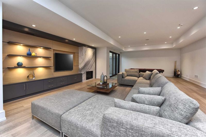 4042 Apple Valley Lane, Burlington, ON