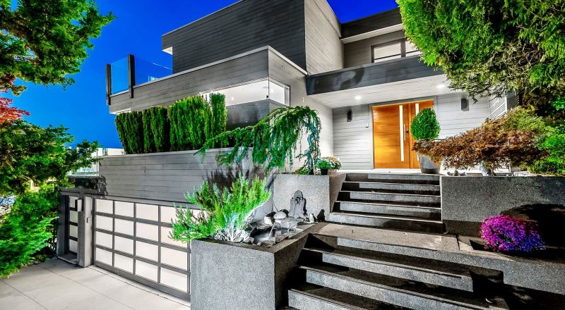 875 Aubeneau Crescent, West Vancouver, BC