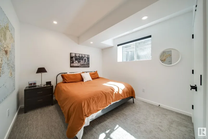 10226 146 St NW, Edmonton, AB