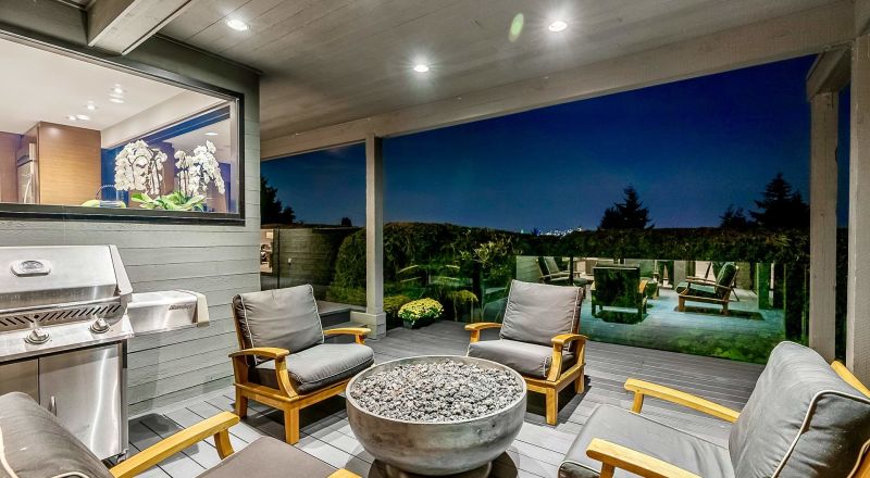 875 Aubeneau Crescent, West Vancouver, BC