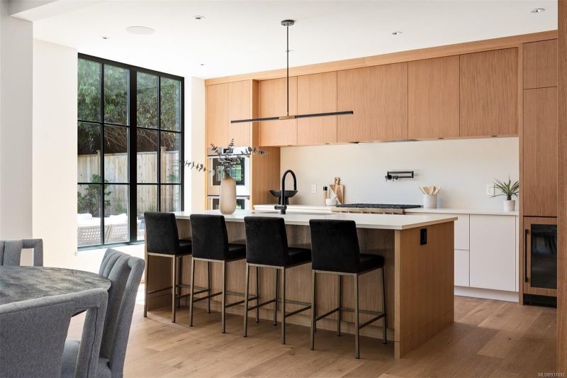 2651 Anscomb Place, Victoria, BC