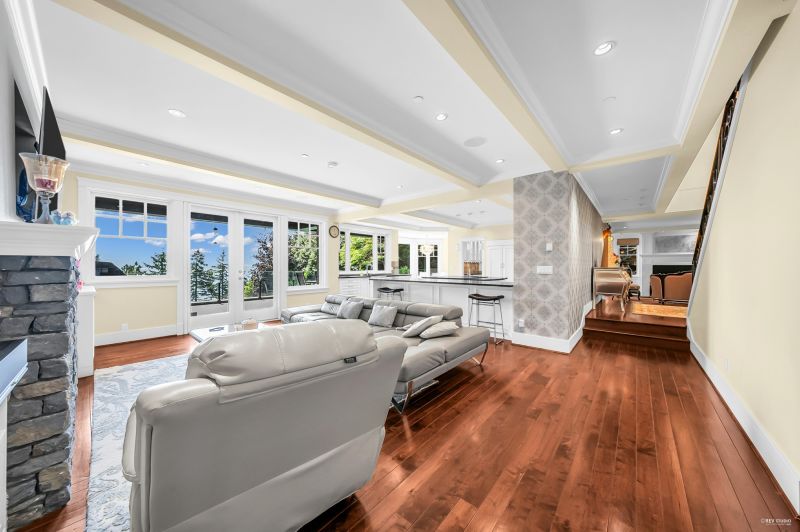 4668 Clovelly Walk, West Vancouver, BC