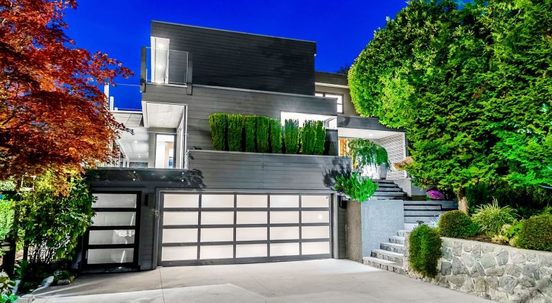 875 Aubeneau Crescent, West Vancouver, BC