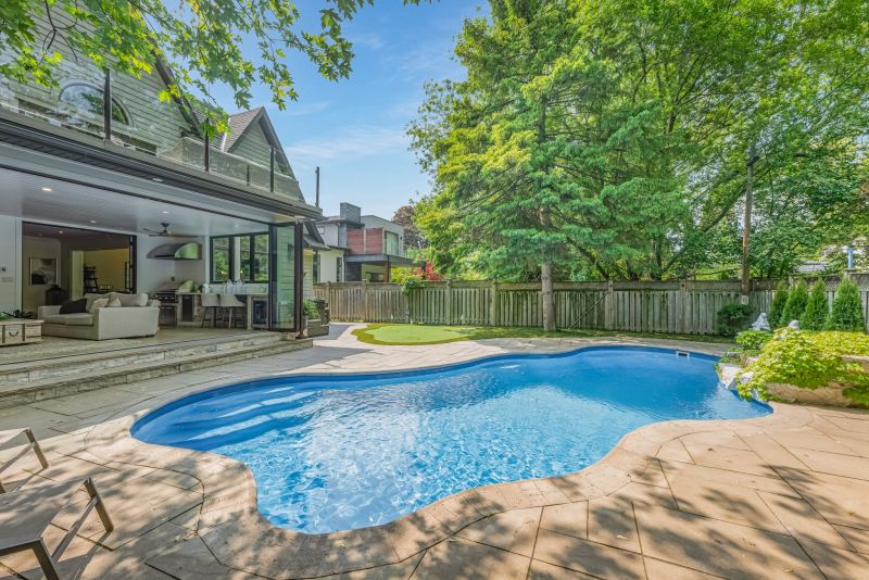 17 Wenonah Drive, Mississauga, ON