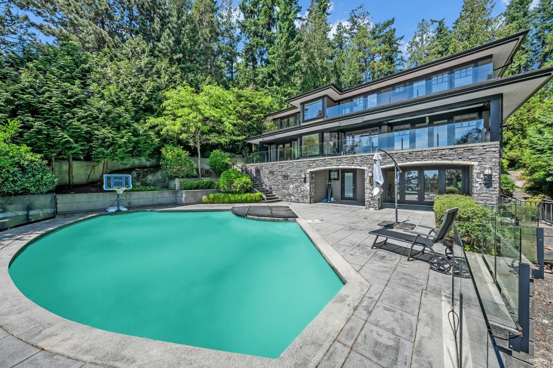 4668 Clovelly Walk, West Vancouver, BC