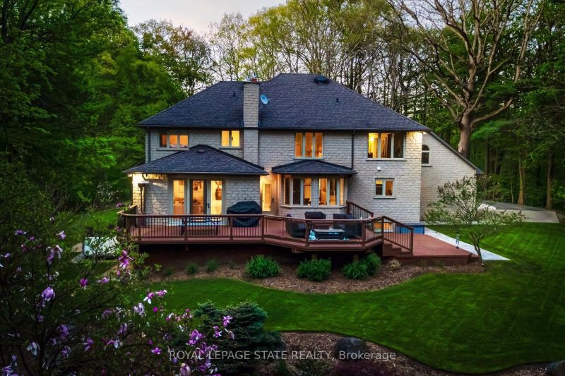 18 Elder Crescent, Hamilton, ON