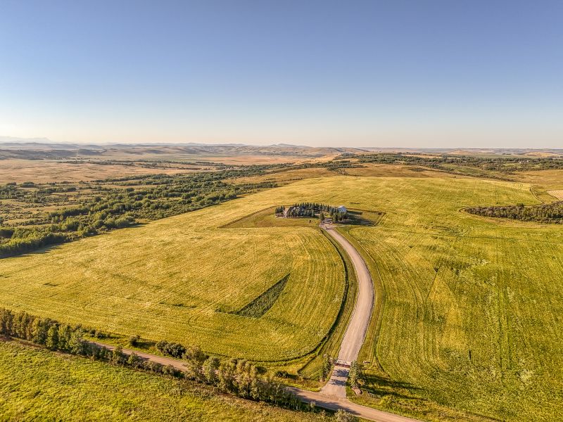 43062 Township Road 250, Calgary, AB