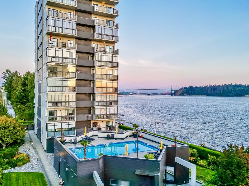 111 18th Street, West Vancouver, BC