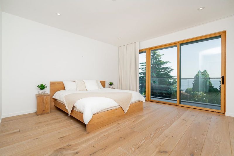 15493 Royal Avenue, White Rock, BC