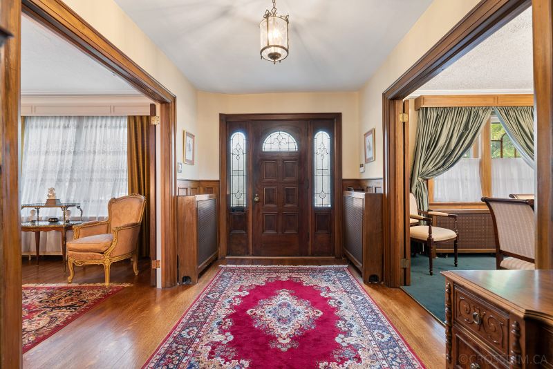 31 Hillhurst Blvd, Toronto, ON